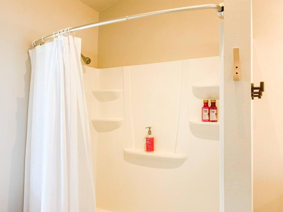 Hibiscus Hale, Full Kitchen, King Bed, Parking Apartment Keaau Ngoại thất bức ảnh